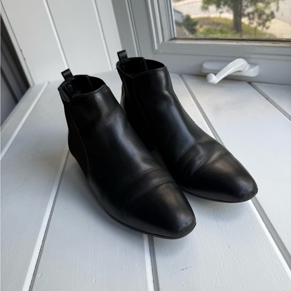 Aquatalia - Leather Ankle Chelsea Boots - Size 8.5 - Picture 2 of 4